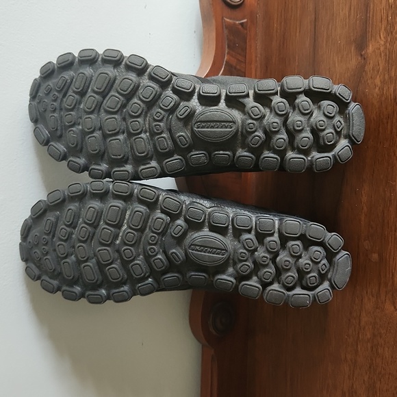 Sketchers, Sz 6.5, Textile Upper, Balance Man Made Material, Black, Hardly Worn - Picture 4 of 9